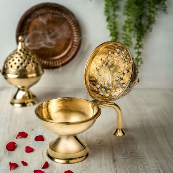 brass dhoop dani